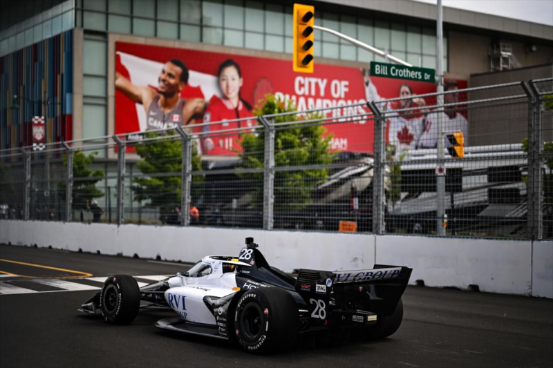 Хаос, необычная стратегия и дерзкий обгон: Эрикссон выиграл гонку IndyCar в Маркхэме