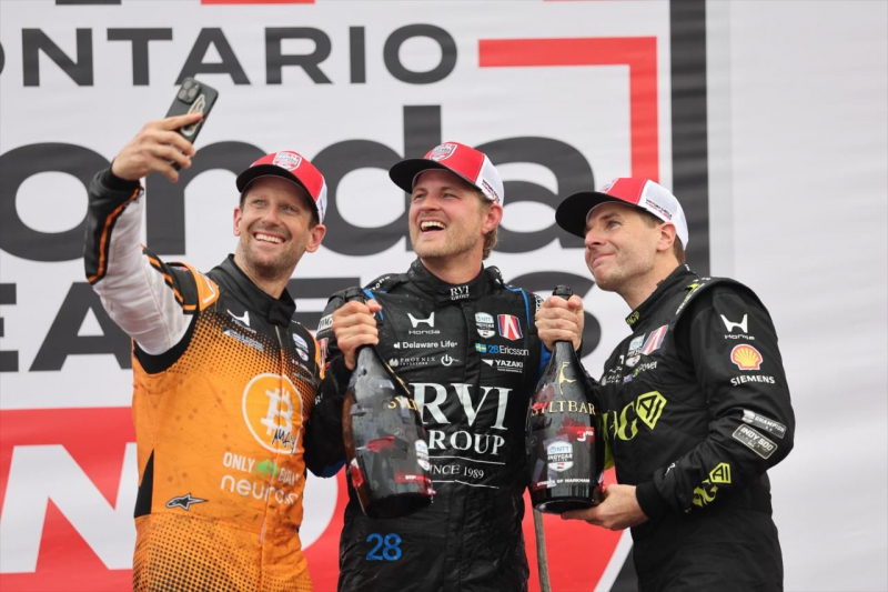 Хаос, необычная стратегия и дерзкий обгон: Эрикссон выиграл гонку IndyCar в Маркхэме